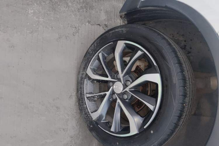 Used Geely Auto Emgrand S 2022 1.4T CVT Crossover Player Edition Right Rear Wheel Hub