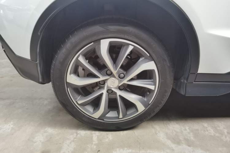 Used Geely Auto Emgrand S 2022 1.4T CVT Crossover Player Edition Right Rear Wheel Hub