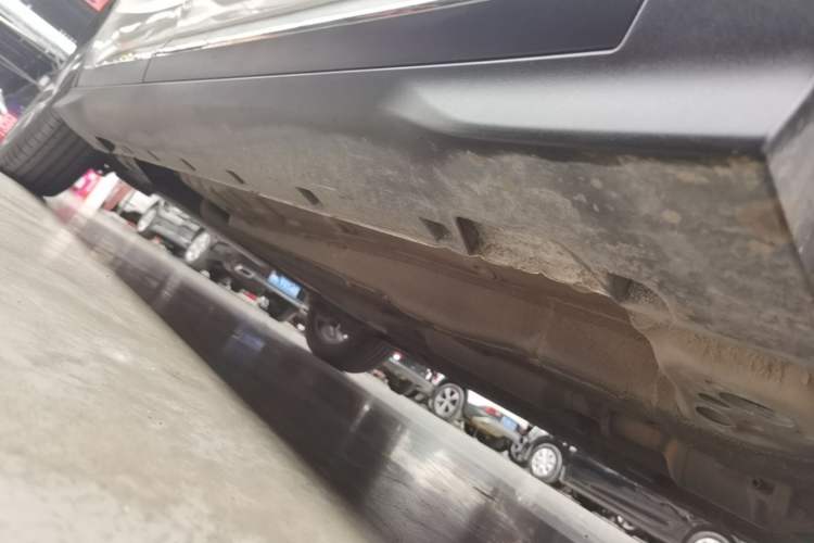 Used Geely Auto Emgrand S 2022 1.4T CVT Crossover Player Edition Right Side Sill