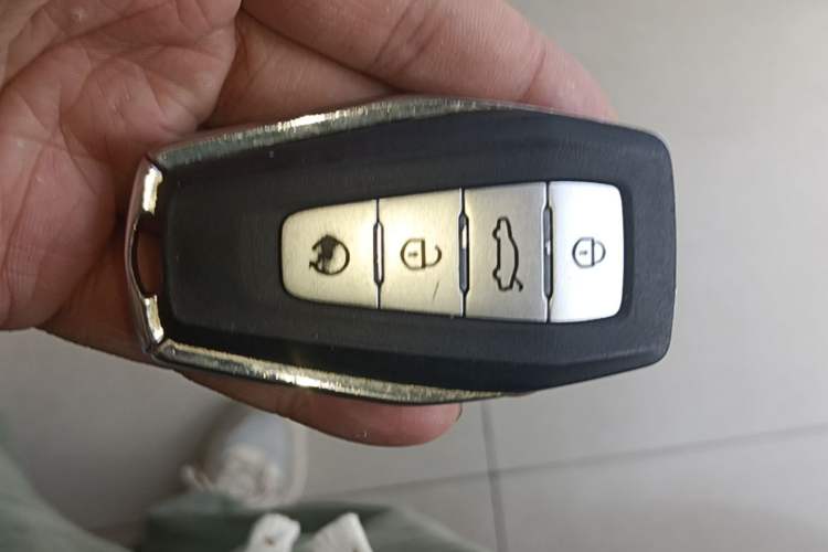 Used Geely Auto Emgrand S 2022 1.4T CVT Crossover Player Edition Vehicle Key