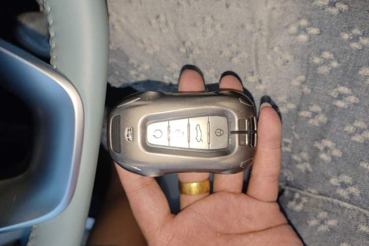 Used Geely Auto Emgrand S 2022 1.4T CVT Crossover Player Edition Vehicle Key
