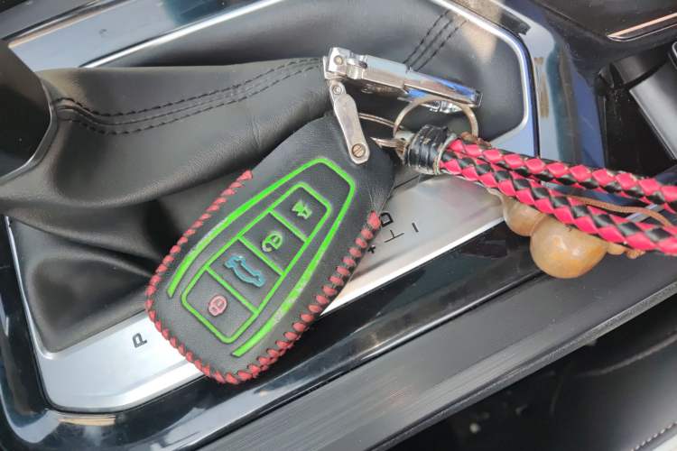 Used Geely Auto Emgrand S 2022 1.4T CVT Crossover Player Edition Vehicle Key