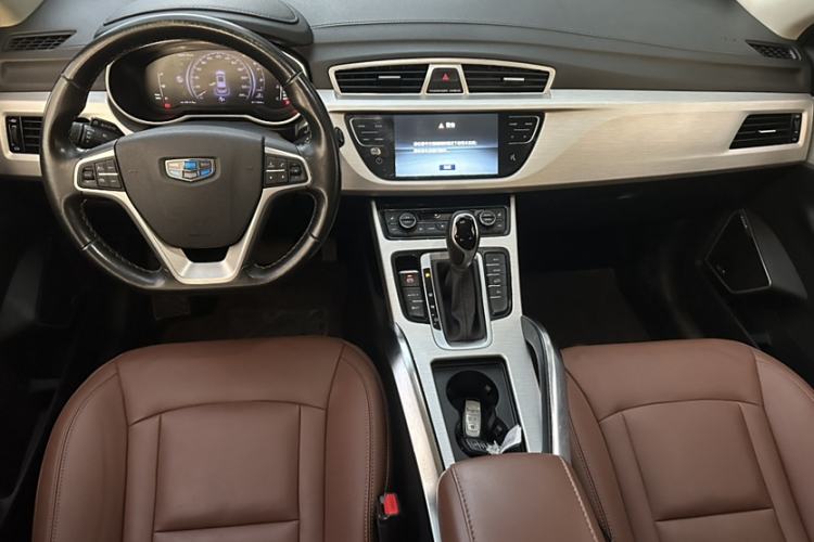 Used Geely Auto Emgrand X7 Sport 2018 1.8TD Automatic Two-Wheel Drive ZhiZun Model with 4G Connectivity Interior 1