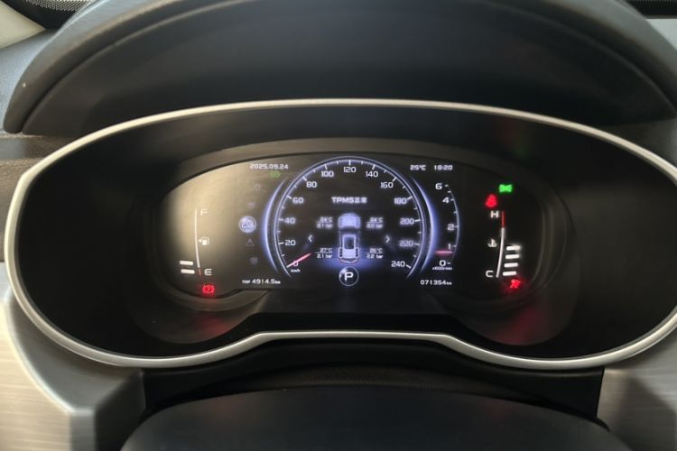 Used Geely Auto Emgrand X7 Sport 2018 1.8TD Automatic Two-Wheel Drive ZhiZun Model with 4G Connectivity Odometer Close Up