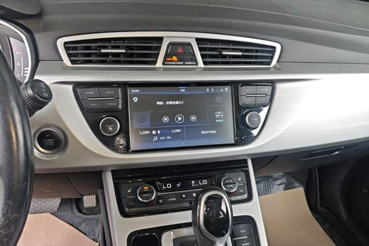 Used Geely Auto Emgrand X7 Sport 2016 1.8TD Automatic Smart Model Audio And AC Panel