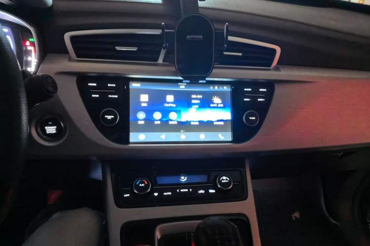 Used Geely Auto Emgrand X7 Sport 2016 2.0L Manual ZhiShang Version Audio And AC Panel