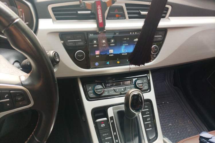 Used Geely Auto Emgrand X7 Sport 2016 1.8TD Automatic ZhiZun Version Audio And AC Panel