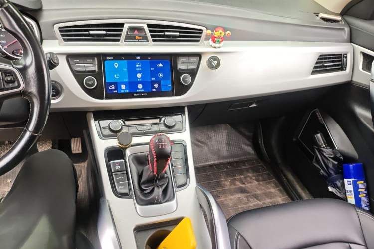 Used Geely Auto Emgrand X7 Sport 2016 2.0L Manual ZhiShang Version Audio And AC Panel