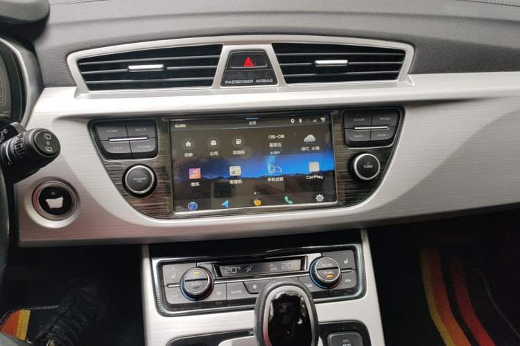 Used Geely Auto Emgrand X7 Sport 2016 1.8TD Automatic Smart Model Audio And AC Panel