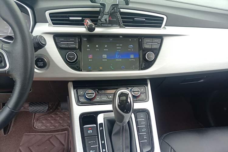 Used Geely Auto Emgrand X7 Sport 2016 1.8TD Automatic Smart Model Audio And AC Panel