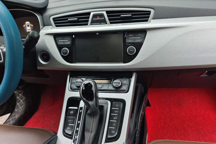 Used Geely Auto Emgrand X7 Sport 2016 1.8TD Automatic All-Wheel-Drive ZhiZun Edition Audio And AC Panel