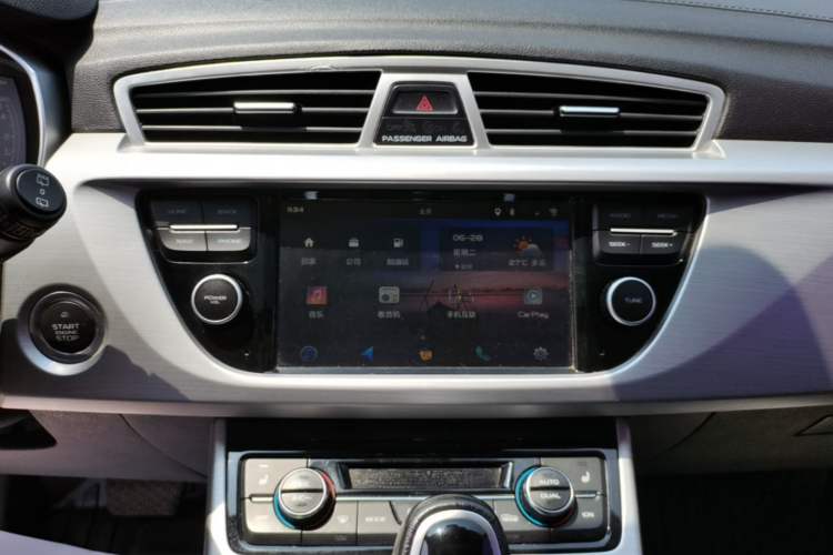 Used Geely Auto Emgrand X7 Sport 2016 1.8TD Automatic Smart Model Audio And AC Panel