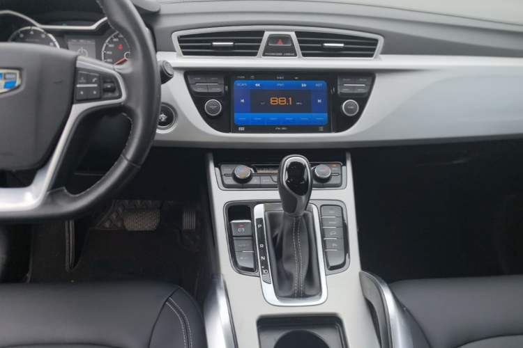 Used Geely Auto Emgrand X7 Sport 2016 1.8TD Automatic ZhiShang Model Audio And AC Panel