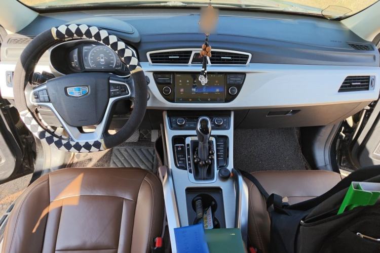 Used Geely Auto Emgrand X7 Sport 2016 1.8TD Automatic ZhiZun Version Center Console