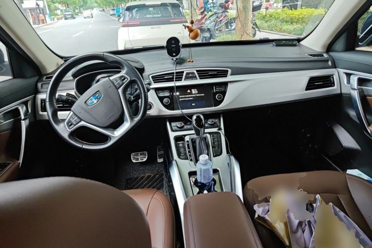 Used Geely Auto Emgrand X7 Sport 2016 1.8TD Automatic ZhiZun Version Center Console