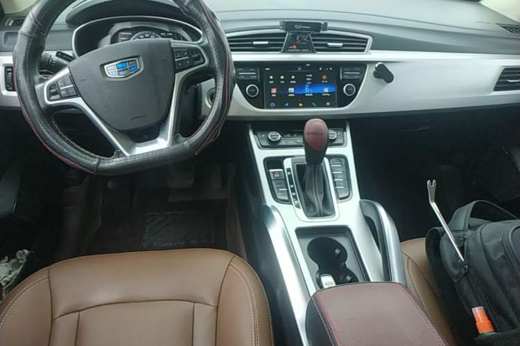 Used Geely Auto Emgrand X7 Sport 2016 1.8TD Automatic ZhiZun Version Center Console