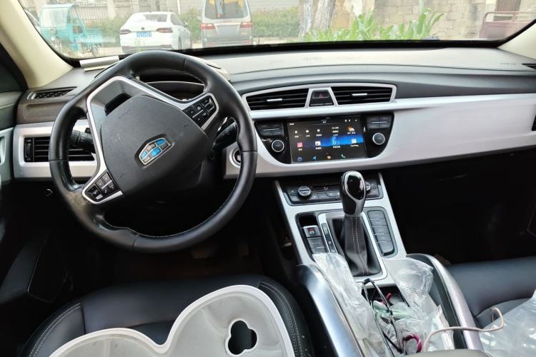 Used Geely Auto Emgrand X7 Sport 2016 1.8TD Automatic Smart Connectivity Version Center Console