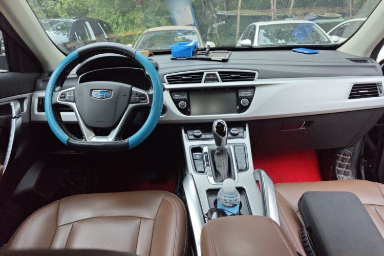 Used Geely Auto Emgrand X7 Sport 2016 1.8TD Automatic All-Wheel-Drive ZhiZun Edition Center Console