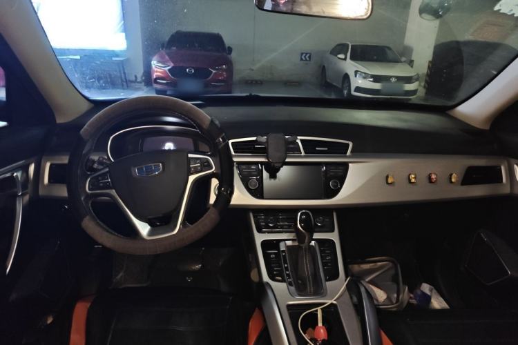 Used Geely Auto Emgrand X7 Sport 2016 1.8TD Automatic Smart Connectivity Version Center Console