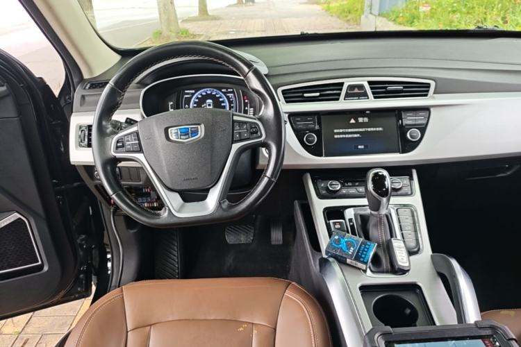 Used Geely Auto Emgrand X7 Sport 2016 1.8TD Automatic All-Wheel-Drive ZhiZun Edition Center Console