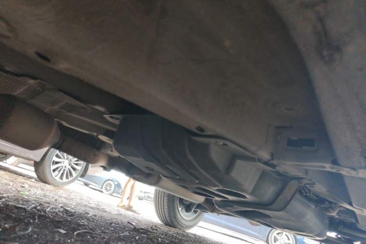 Used Geely Auto Emgrand X7 Sport 2016 2.0L Manual ZhiShang Version Chassis Front Left