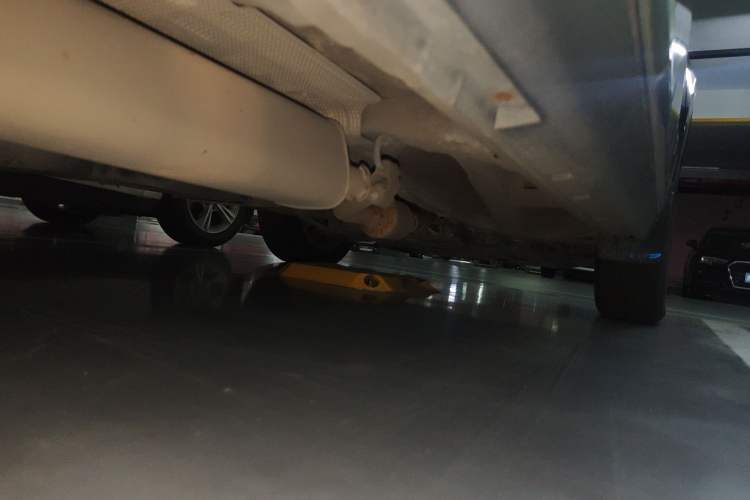 Used Geely Auto Emgrand X7 Sport 2016 1.8TD Automatic ZhiZun Version Chassis Rear Right