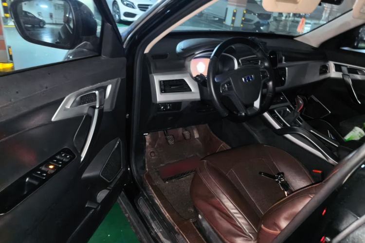 Used Geely Auto Emgrand X7 Sport 2016 2.0L Manual ZhiShang Version Driver Seat