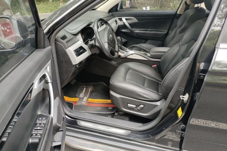 Used Geely Auto Emgrand X7 Sport 2016 1.8TD Automatic Smart Model Driver Seat