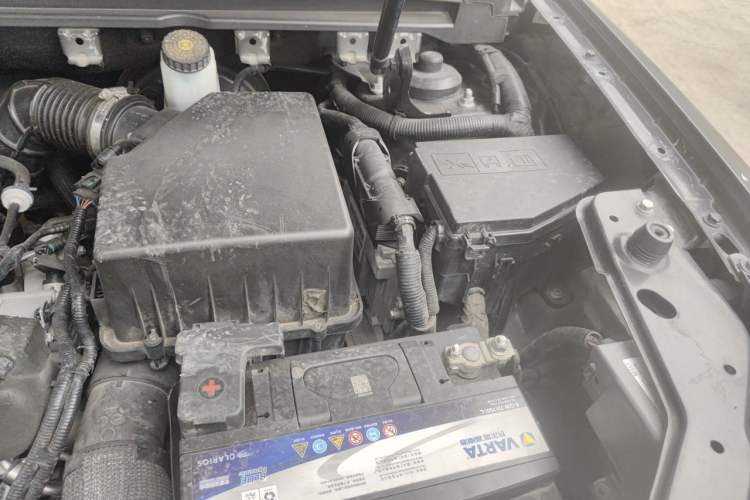 Used Geely Auto Emgrand X7 Sport 2016 1.8TD Automatic ZhiShang Model Engine Bay Left