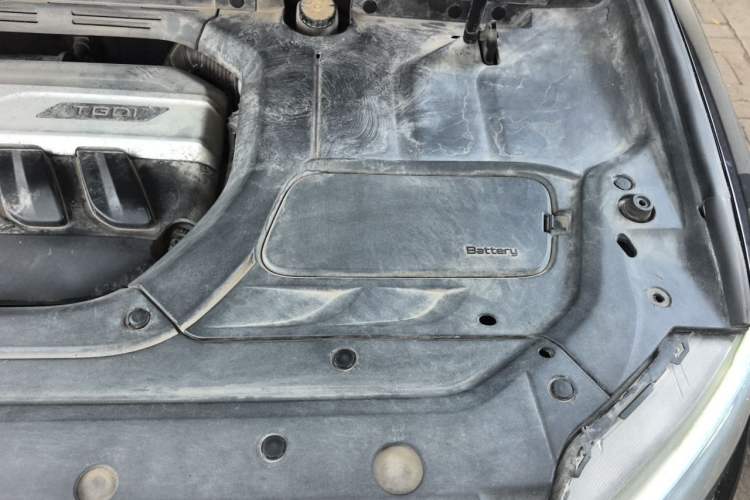 Used Geely Auto Emgrand X7 Sport 2016 1.8TD Automatic ZhiZun Version Engine Bay Left