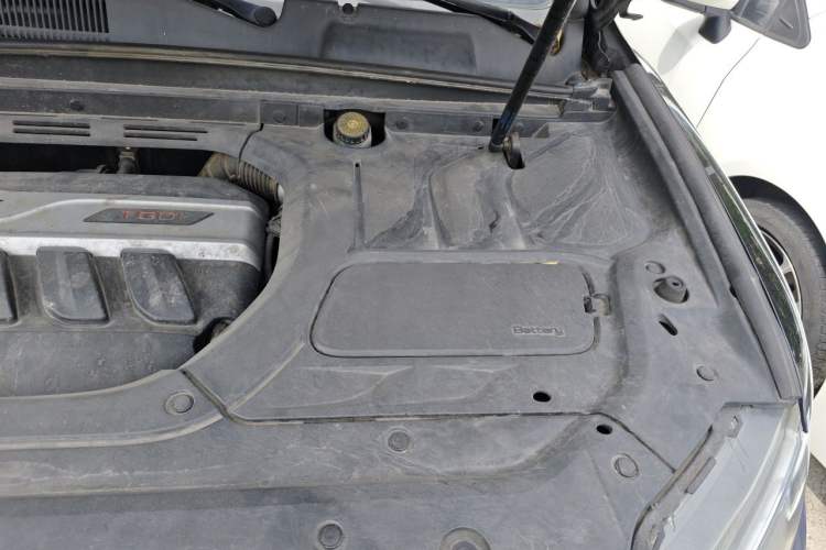 Used Geely Auto Emgrand X7 Sport 2016 1.8TD Automatic Smart Model Engine Bay Left