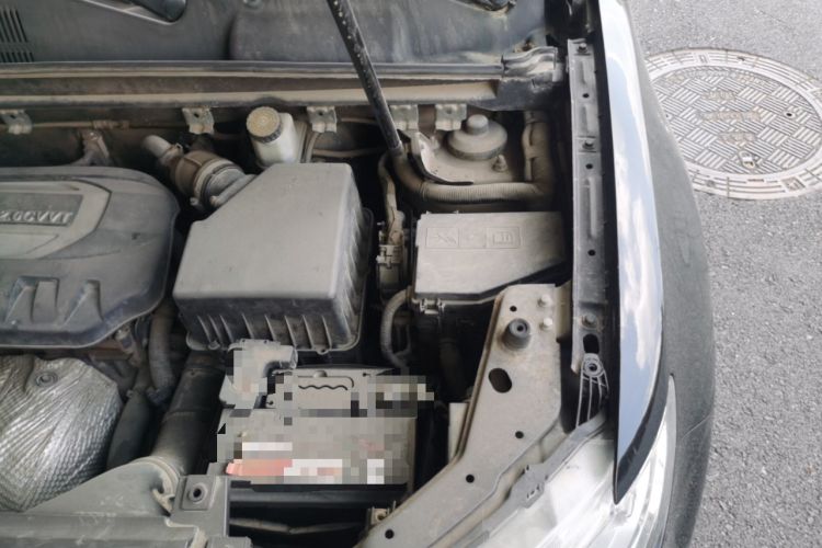 Used Geely Auto Emgrand X7 Sport 2016 2.0L Manual ZhiShang Version Engine Bay Left