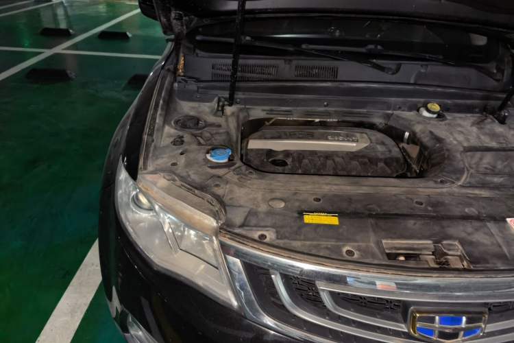 Used Geely Auto Emgrand X7 Sport 2016 2.0L Manual ZhiShang Version Engine Bay Right