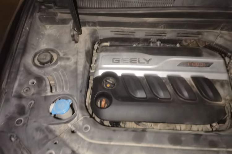 Used Geely Auto Emgrand X7 Sport 2016 1.8TD Automatic All-Wheel-Drive ZhiZun Edition Engine Bay Right