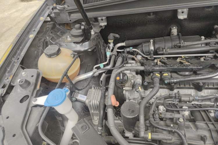 Used Geely Auto Emgrand X7 Sport 2016 1.8TD Automatic ZhiShang Model Engine Bay Right