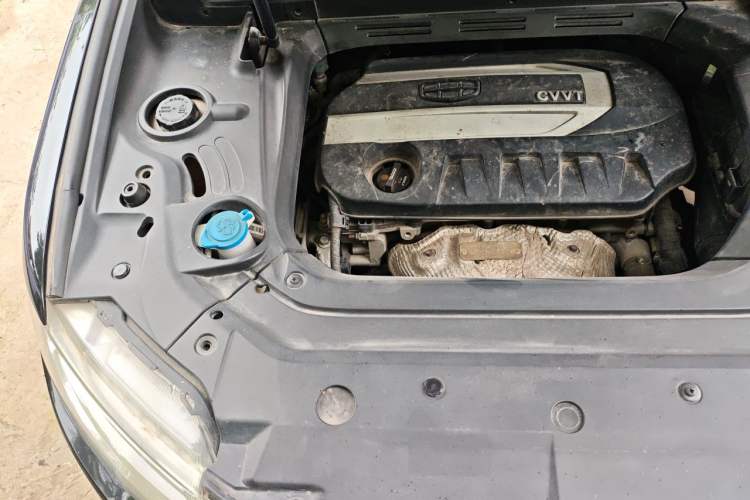 Used Geely Auto Emgrand X7 Sport 2016 2.0L Manual ZhiShang Version Engine Bay Right