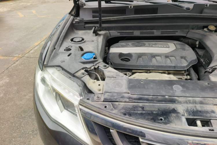 Used Geely Auto Emgrand X7 Sport 2016 2.0L Manual ZhiShang Version Engine Bay Right