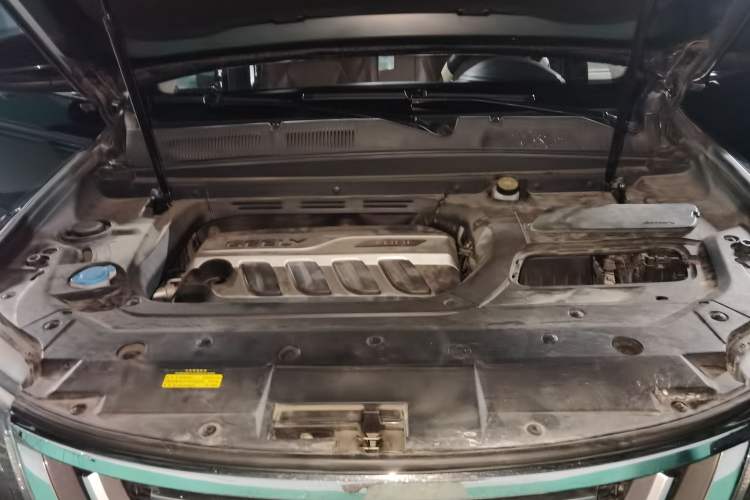 Used Geely Auto Emgrand X7 Sport 2016 1.8TD Automatic ZhiZun Version Engine Bay