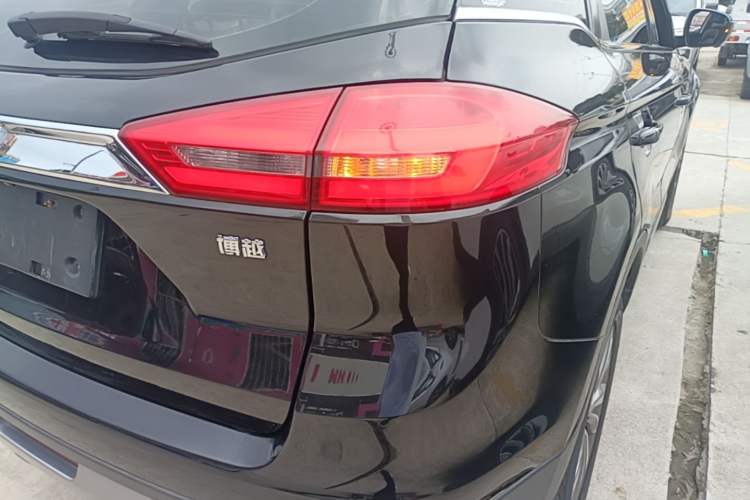 Used Geely Auto Emgrand X7 Sport 2016 1.8TD Automatic Smart Model Exterior 3