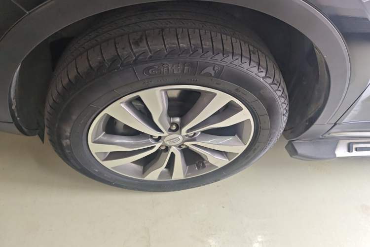 Used Geely Auto Emgrand X7 Sport 2016 2.0L Manual Smart Connect Version Exterior 4