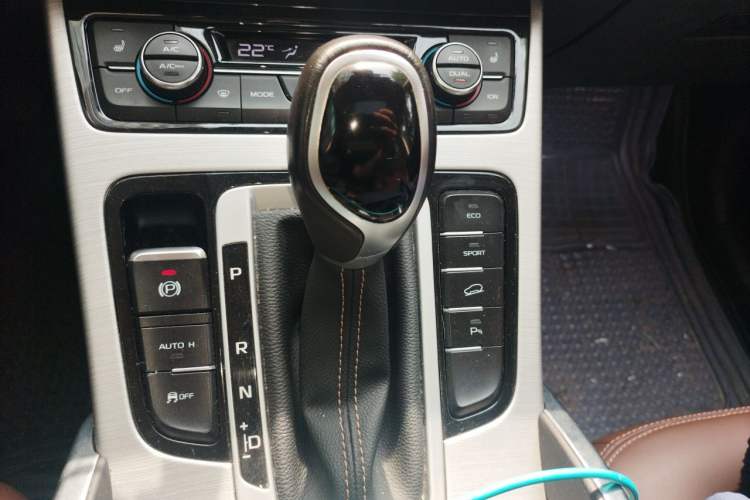 Used Geely Auto Emgrand X7 Sport 2016 1.8TD Automatic ZhiZun Version Gear Lever