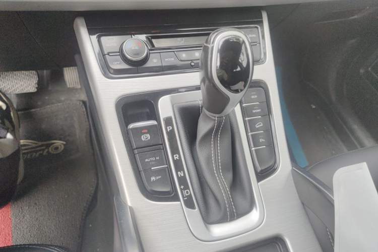 Used Geely Auto Emgrand X7 Sport 2016 1.8TD Automatic ZhiShang Model Gear Lever