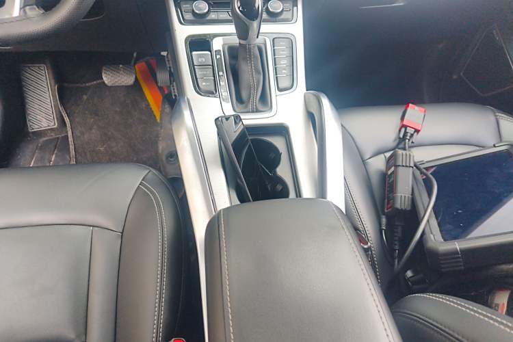 Used Geely Auto Emgrand X7 Sport 2016 1.8TD Automatic Smart Connectivity Version Gear Lever