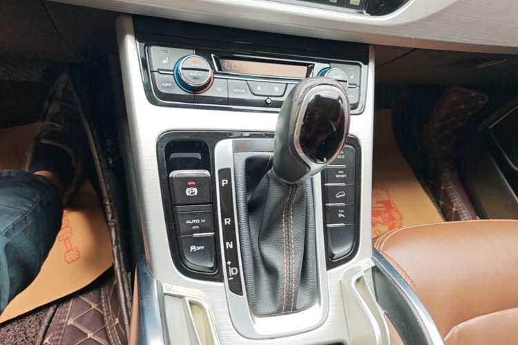 Used Geely Auto Emgrand X7 Sport 2016 1.8TD Automatic ZhiZun Version Gear Lever