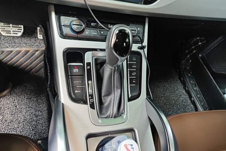 Used Geely Auto Emgrand X7 Sport 2016 1.8TD Automatic ZhiZun Version Gear Lever