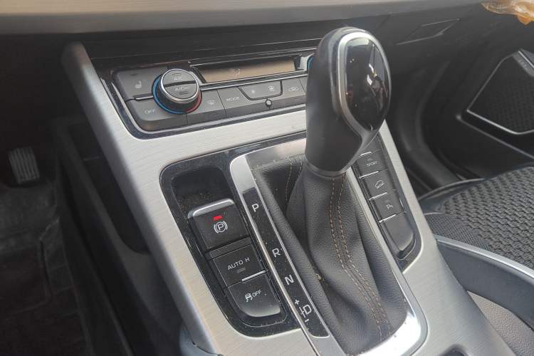 Used Geely Auto Emgrand X7 Sport 2016 1.8TD Automatic Smart Model Gear Lever