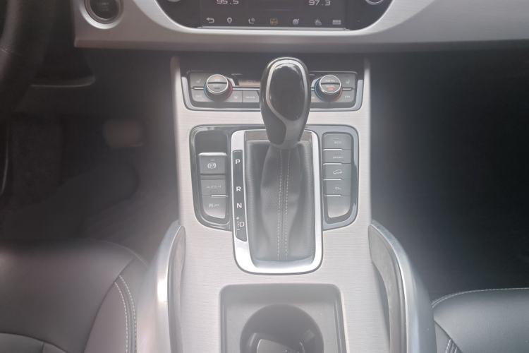 Used Geely Auto Emgrand X7 Sport 2016 1.8TD Automatic Smart Model Gear Lever