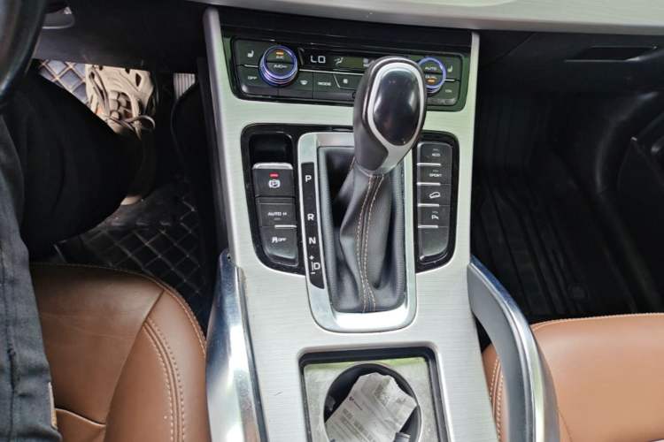 Used Geely Auto Emgrand X7 Sport 2016 1.8TD Automatic Smart Model Gear Lever