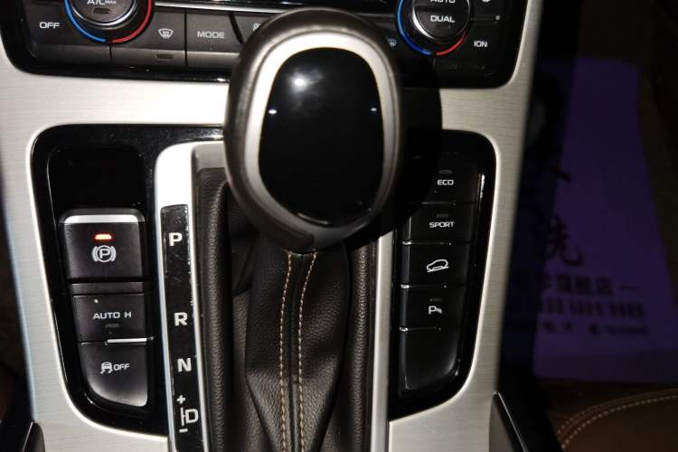 Used Geely Auto Emgrand X7 Sport 2016 1.8TD Automatic ZhiZun Version Gear Lever
