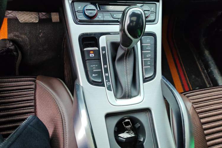 Used Geely Auto Emgrand X7 Sport 2016 1.8TD Automatic ZhiZun Version Gear Lever